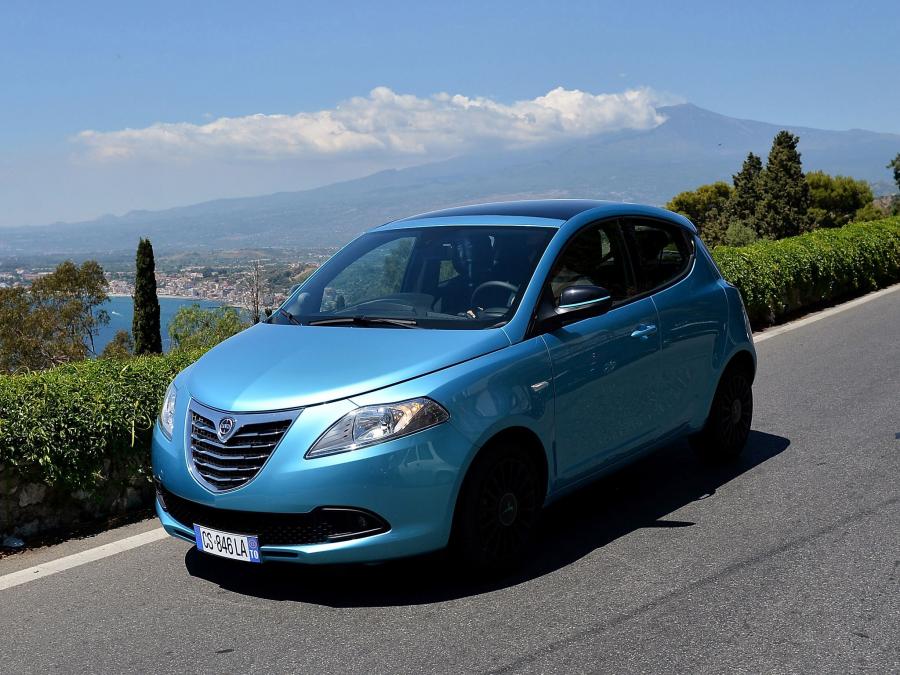  Lancia Ypsilon Elefantino 2013 года  (фото 1 из 18)